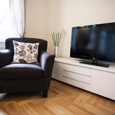 Agora Apartment Boedapest Buitenkant foto