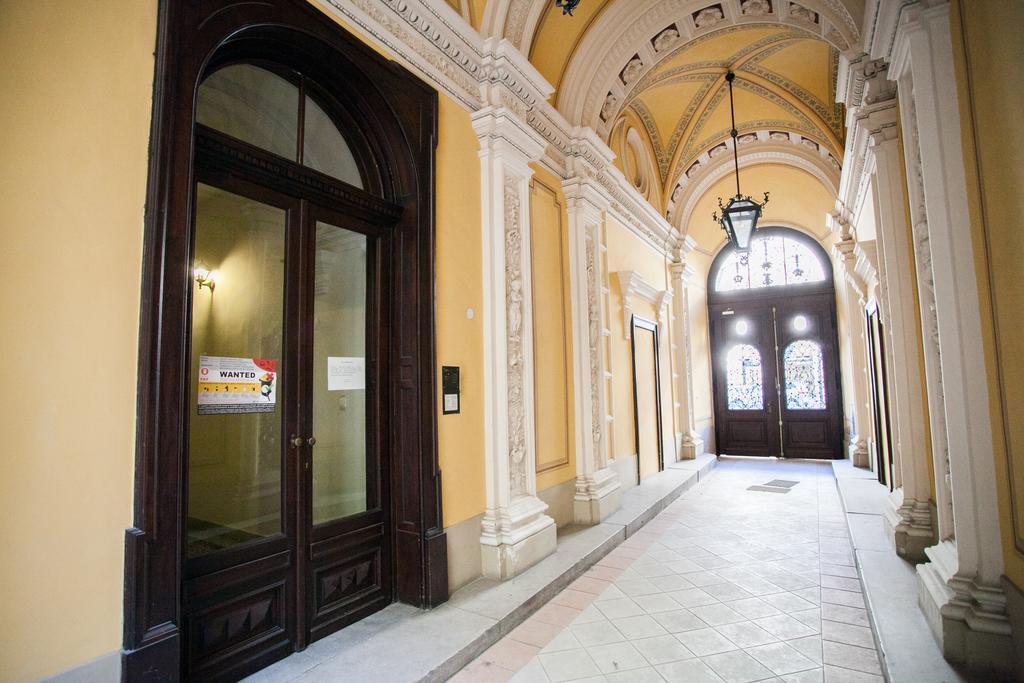 Agora Apartment Boedapest Buitenkant foto