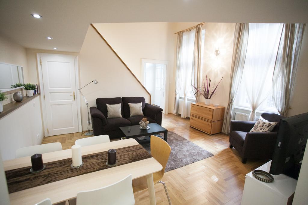 Agora Apartment Boedapest Buitenkant foto