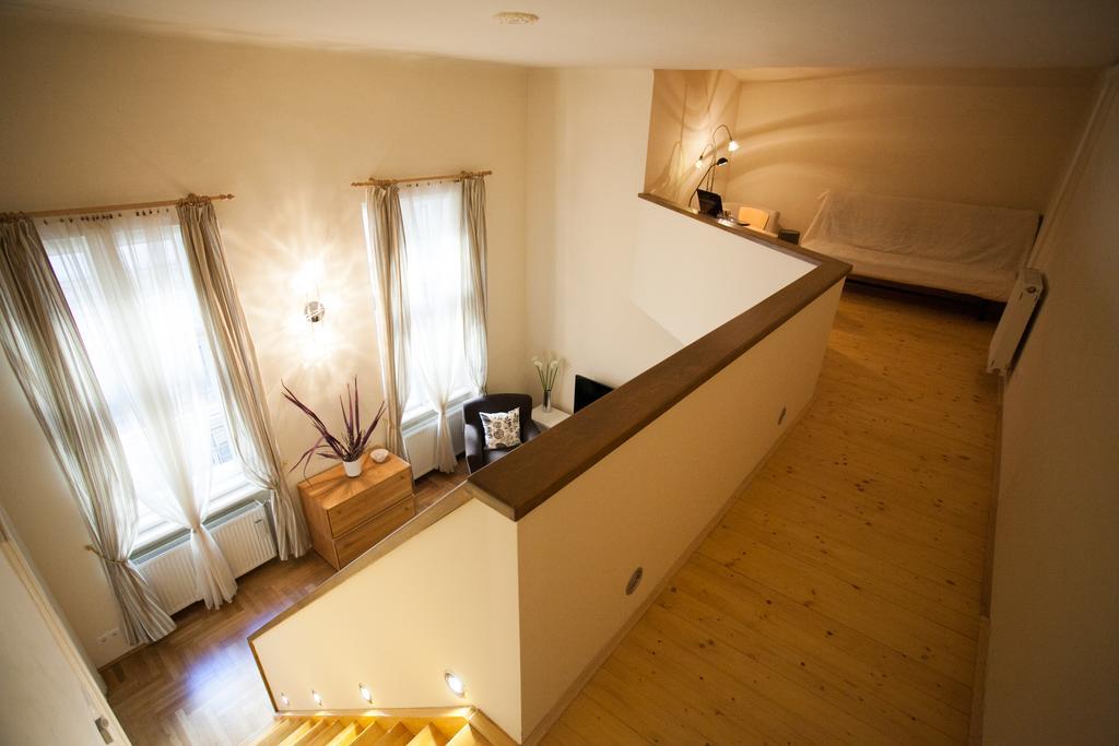 Agora Apartment Boedapest Buitenkant foto