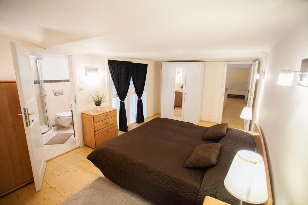 Agora Apartment Boedapest Buitenkant foto