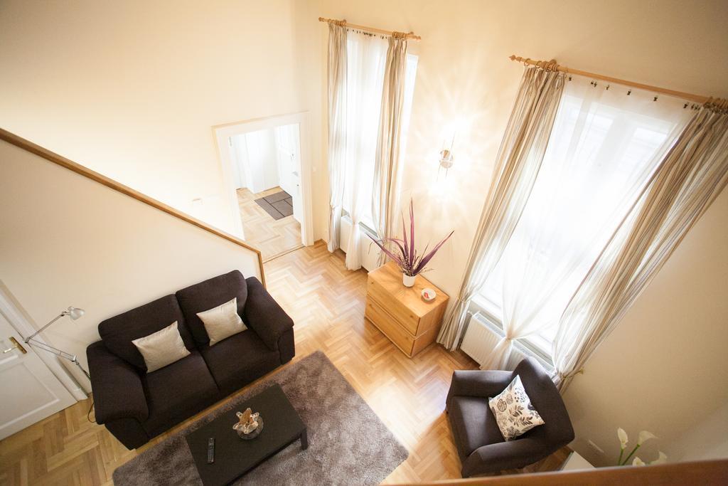 Agora Apartment Boedapest Buitenkant foto