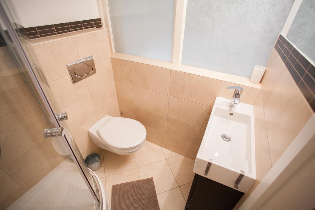 Agora Apartment Boedapest Buitenkant foto