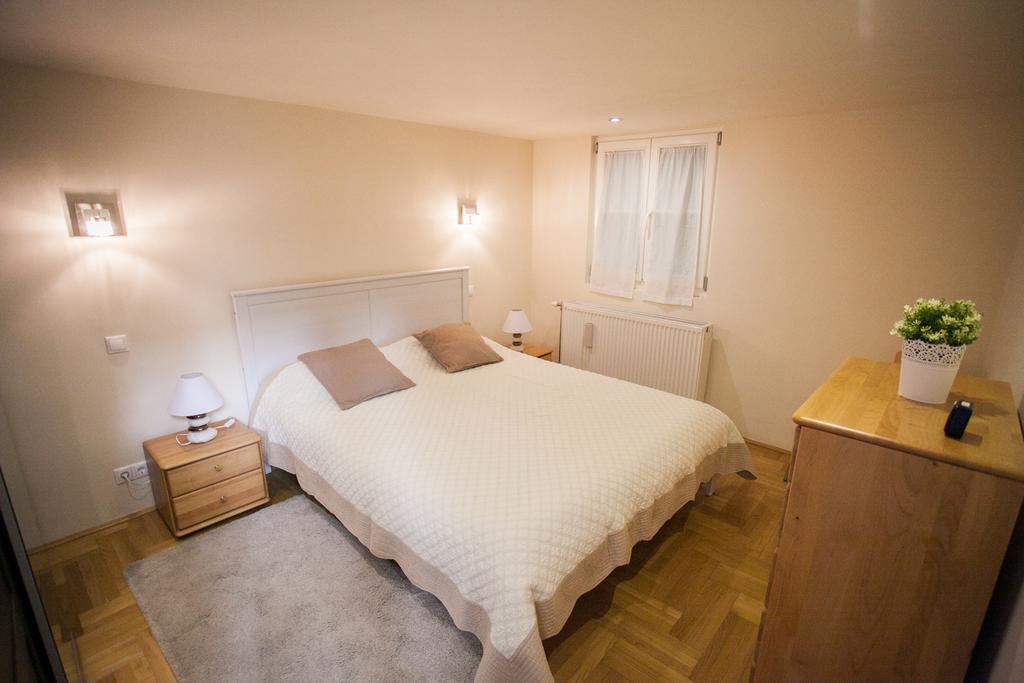 Agora Apartment Boedapest Buitenkant foto