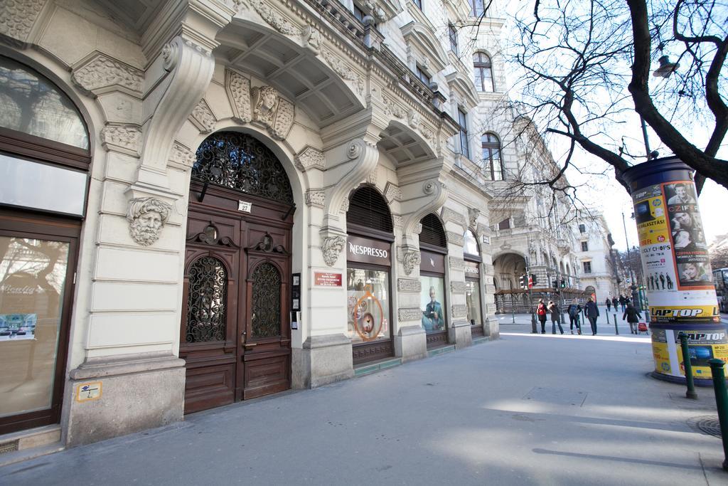 Agora Apartment Boedapest Buitenkant foto